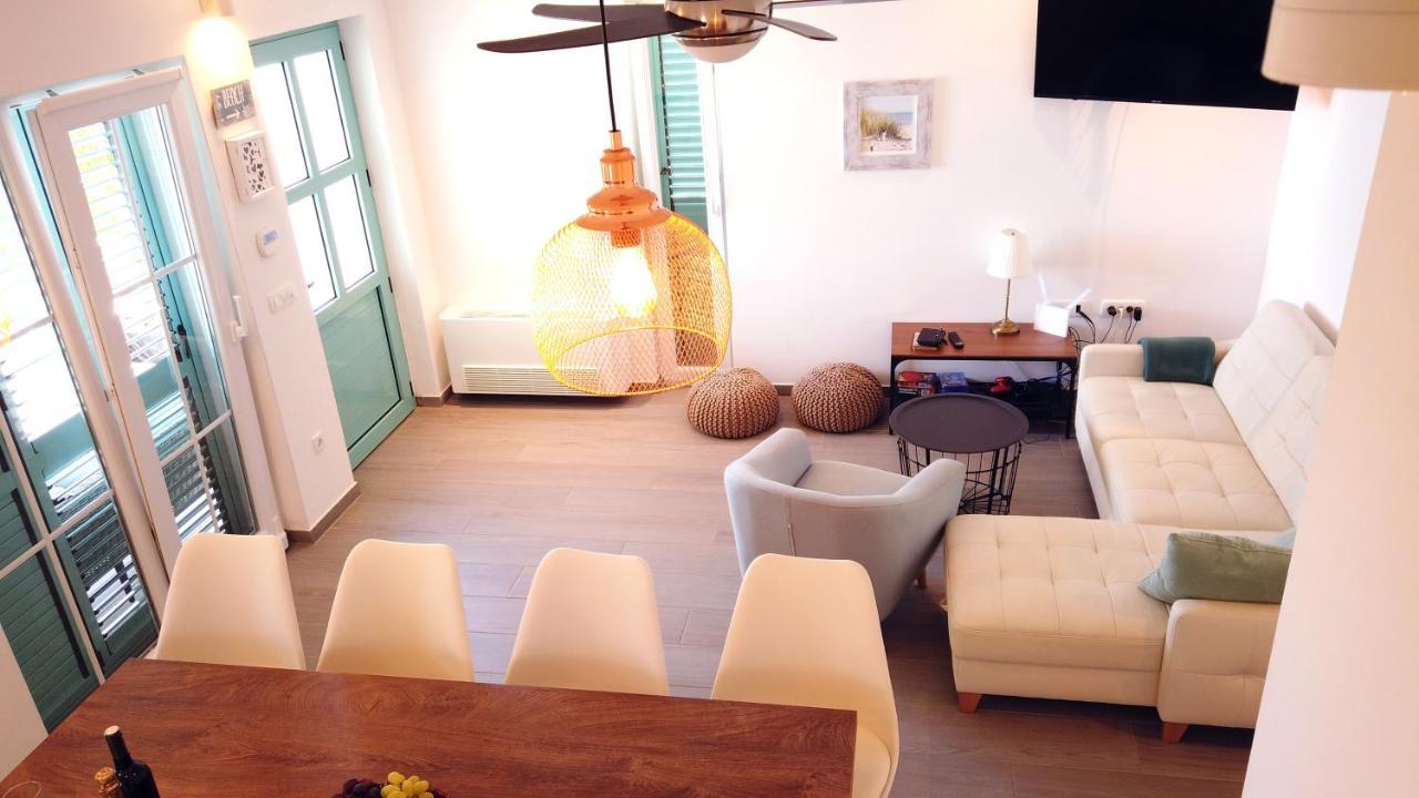 Beach House Ana Sukosan Luaran gambar